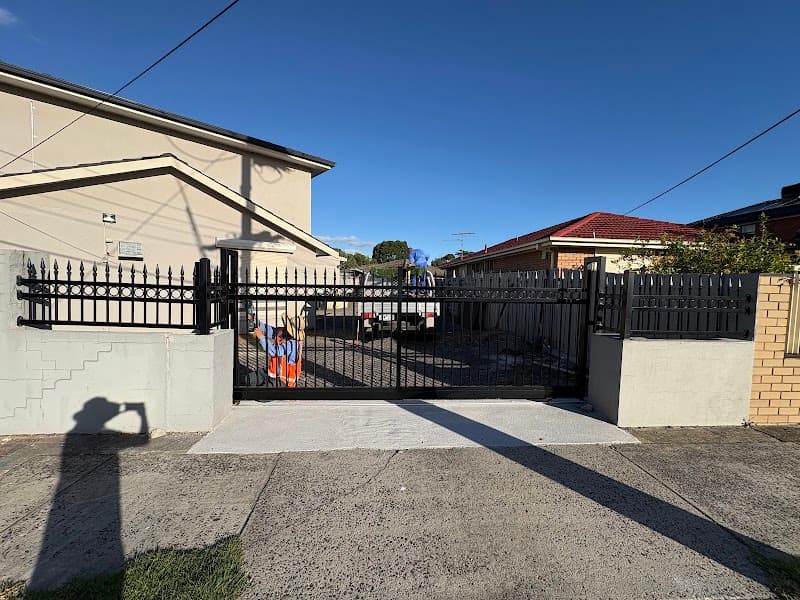 Safehome Gates and Fences fencing work in Dandenong