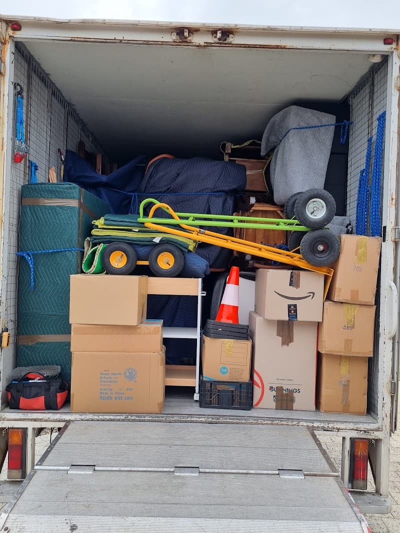 Same Day Movers removalist work in Stepney
