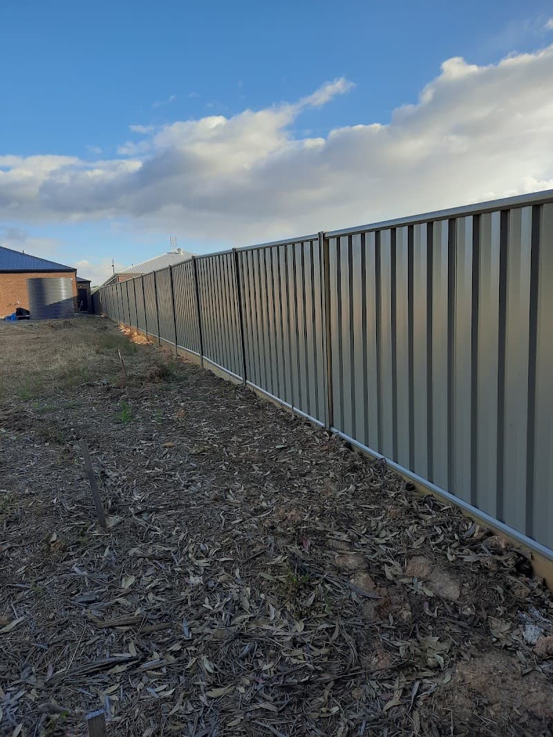 Scanlon Contracting fencing work in East Bendigo