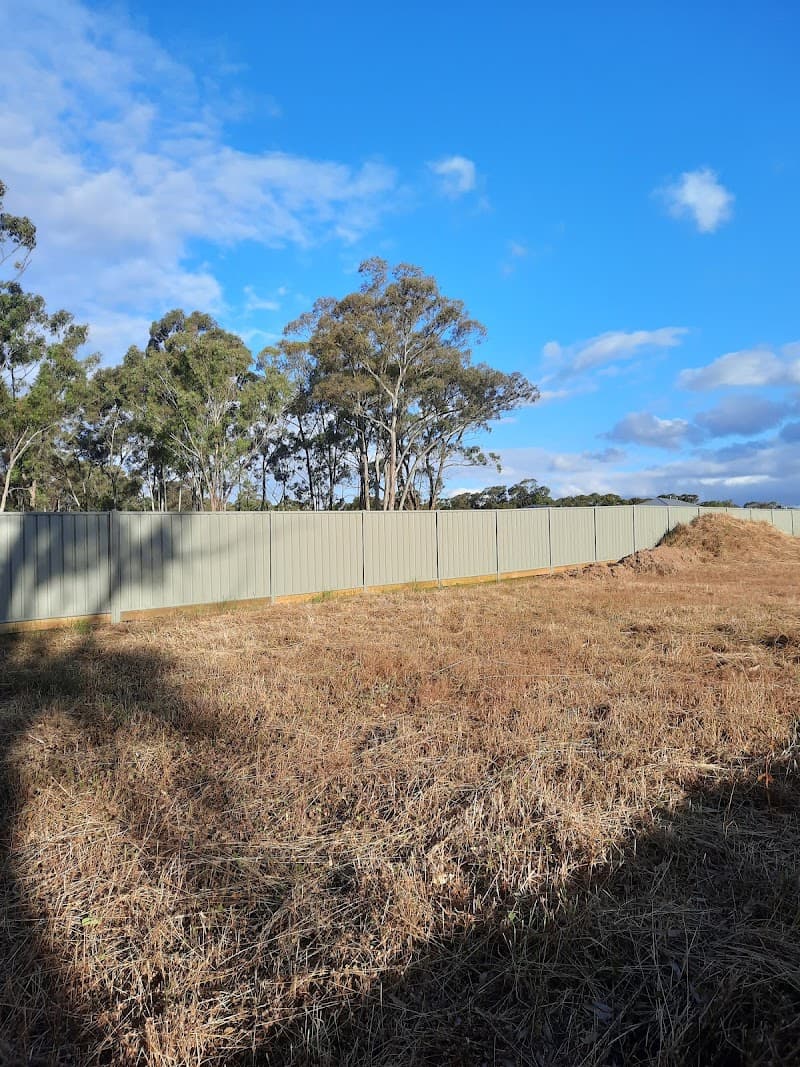 Scanlon Contracting fencing work in East Bendigo