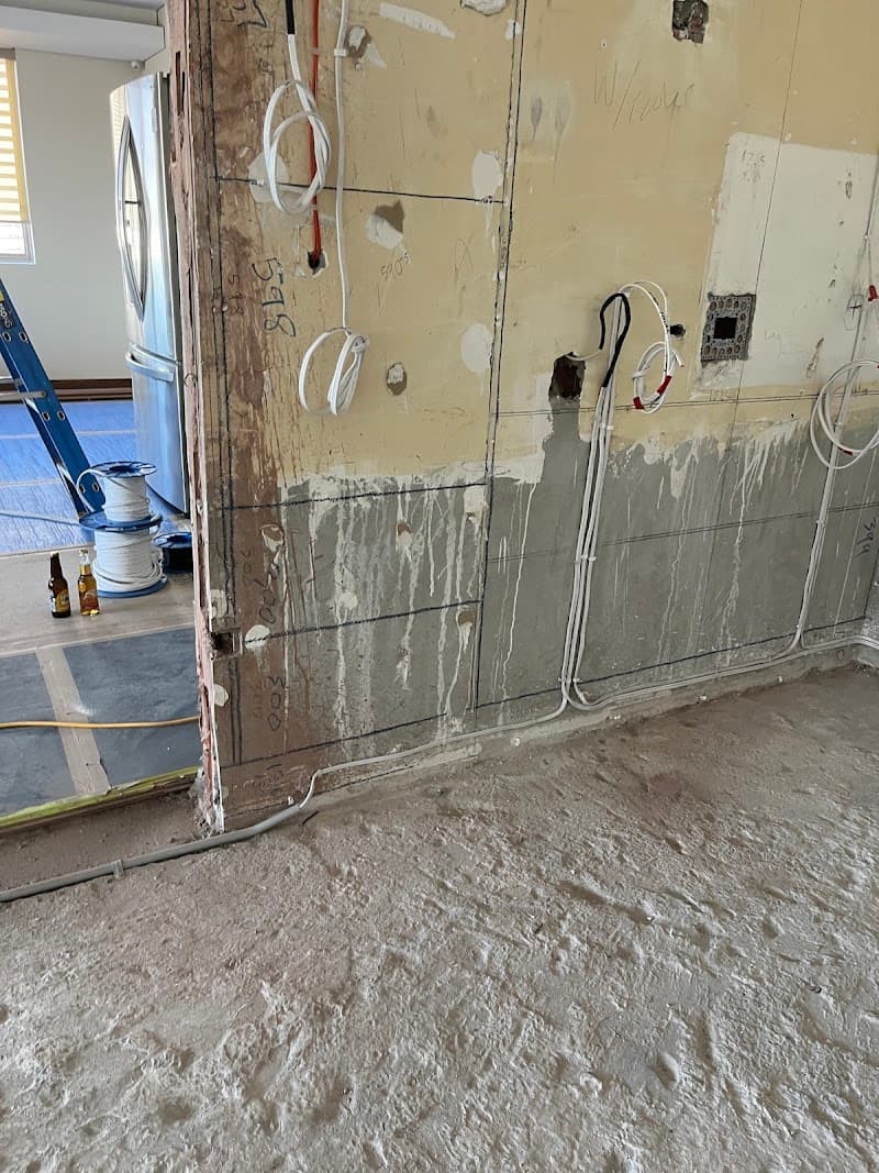 Scott Electrics electrician work in Edgecliff