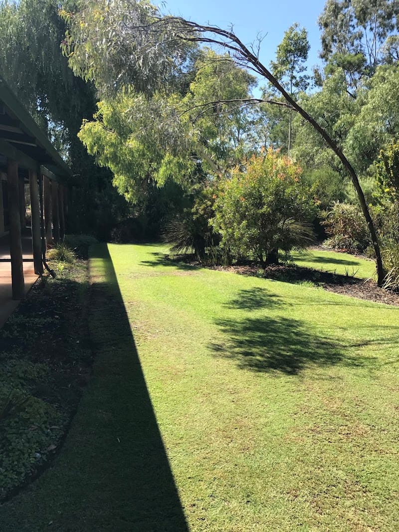 Sea to scarp Lawnmowing lawn care work in Mandurah