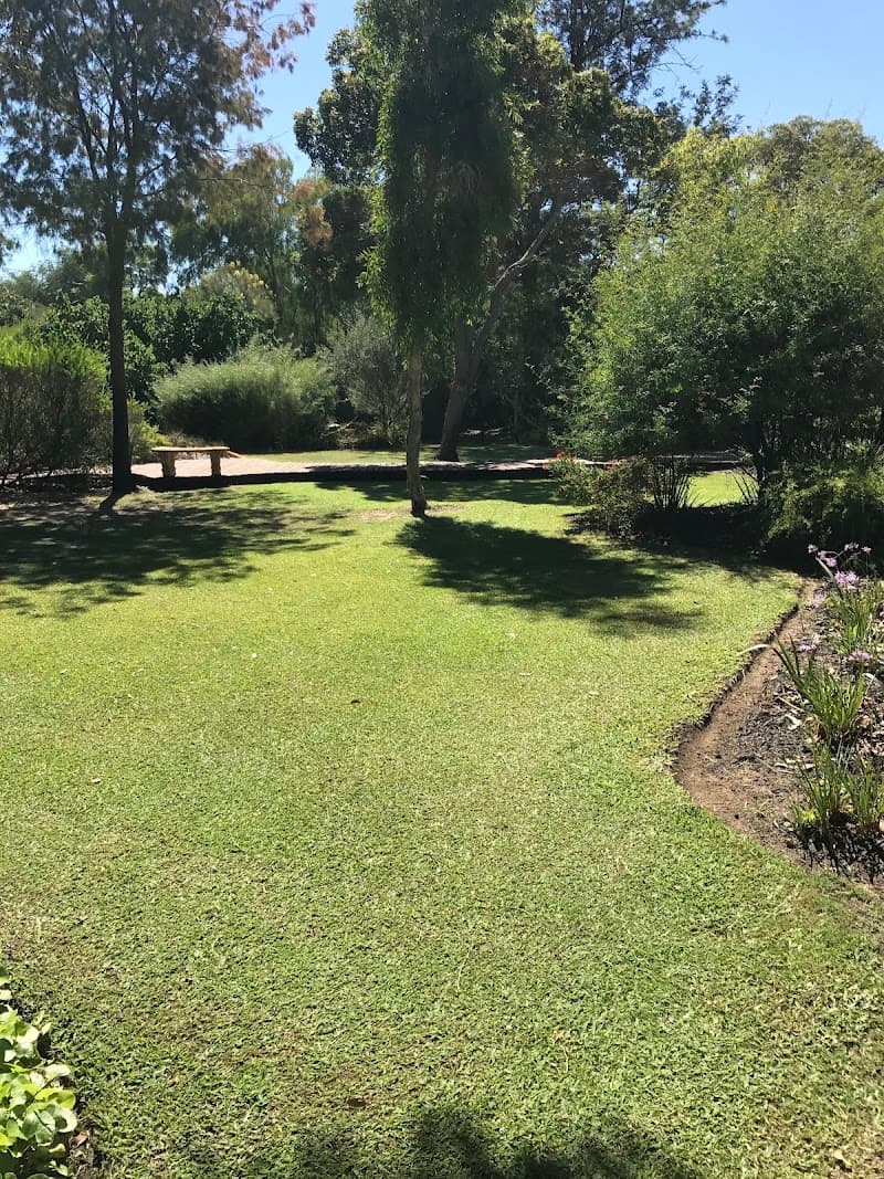 Sea to scarp Lawnmowing lawn care work in Mandurah