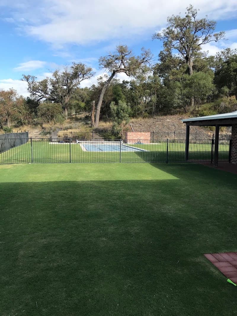 Sea to scarp Lawnmowing lawn care work in Mandurah