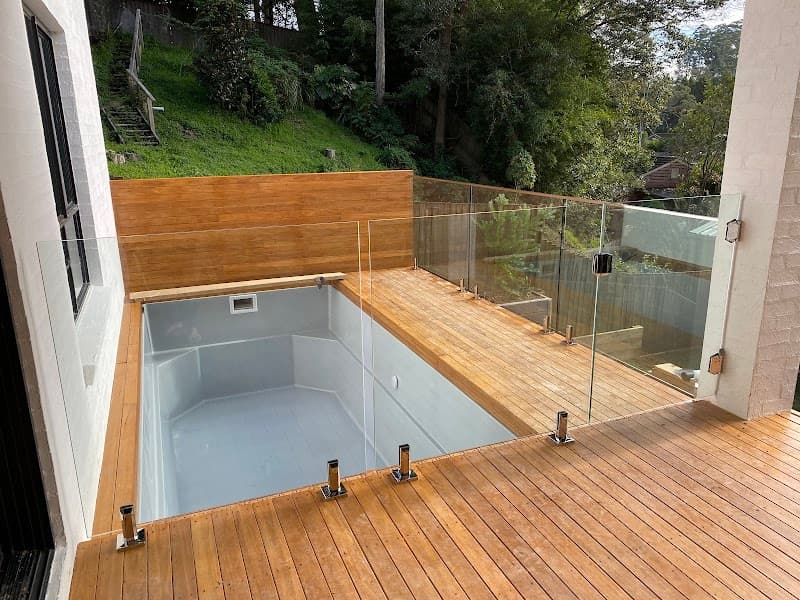 Seamless Fencing & Glass Pool Fencing Central Coast fencing work in Kincumber