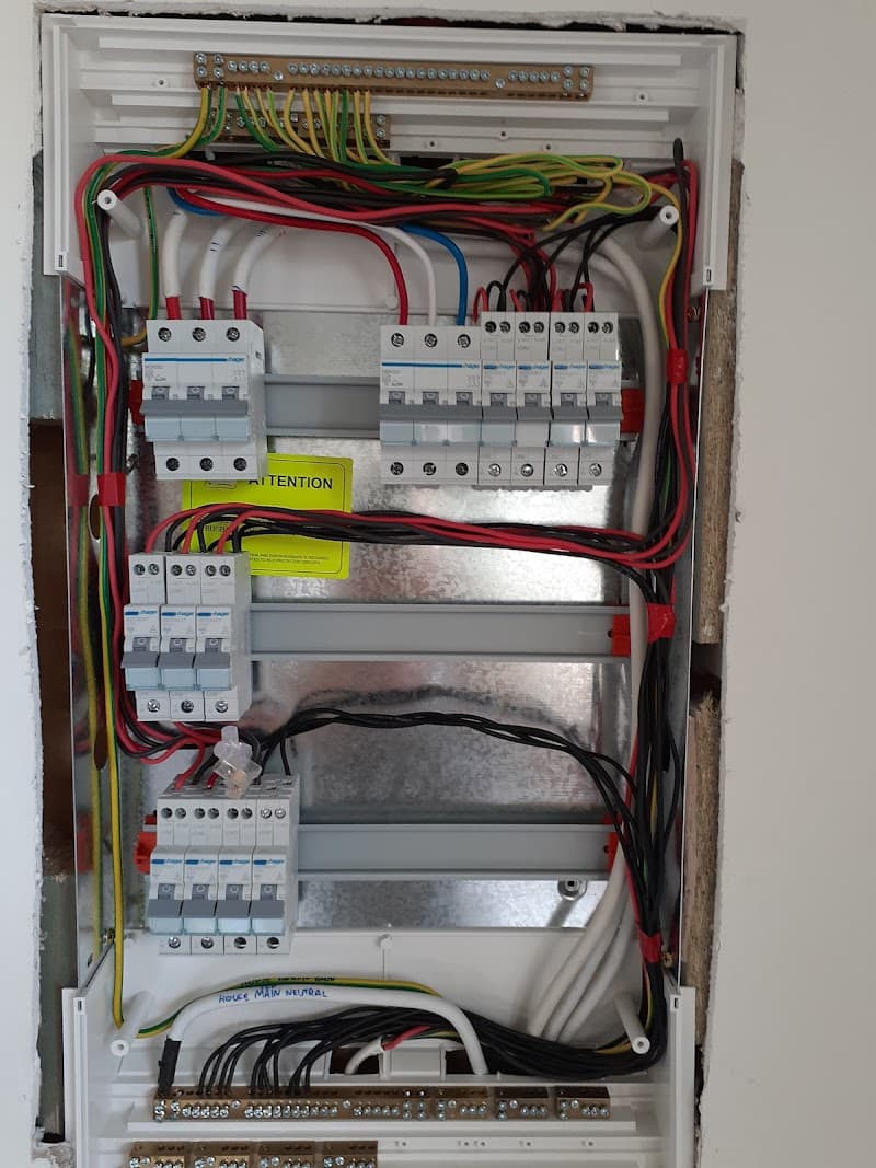 S.eight Electrical electrician work in North Ipswich