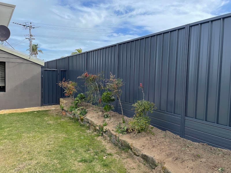 Select Fence fencing work in Padbury