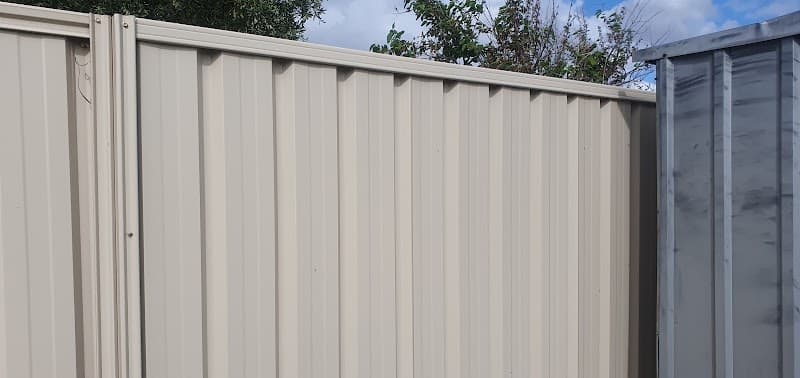 Select Fence fencing work in Padbury