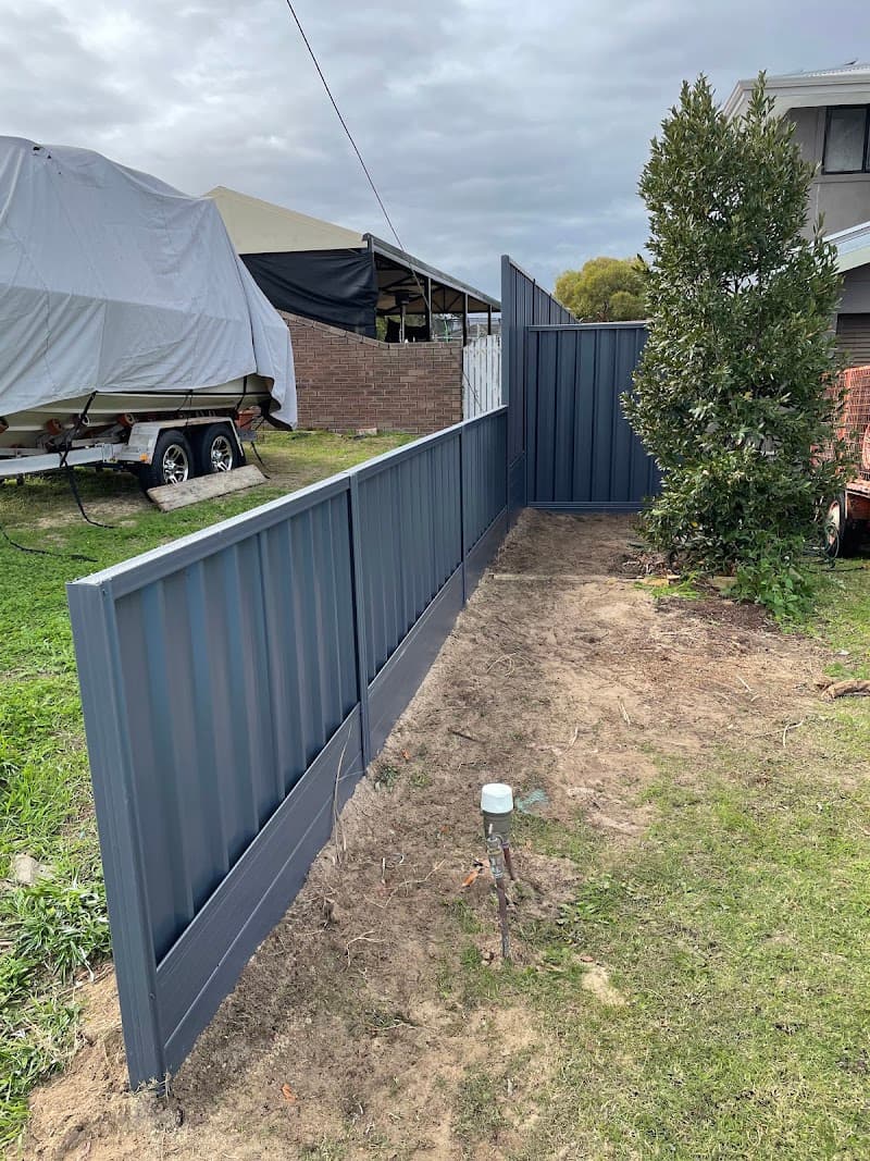 Select Fence fencing work in Padbury