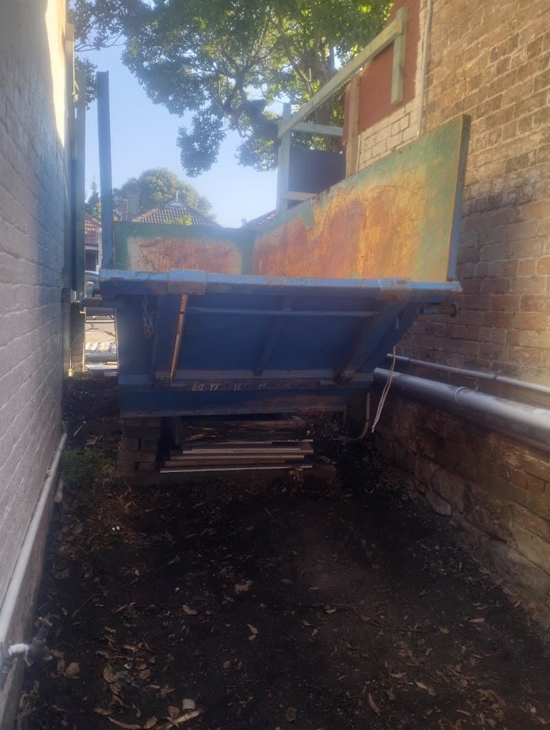 Sendit Skips - Skip Bin Hire and Waste Management Sydney rubbish removal work in Kirrawee