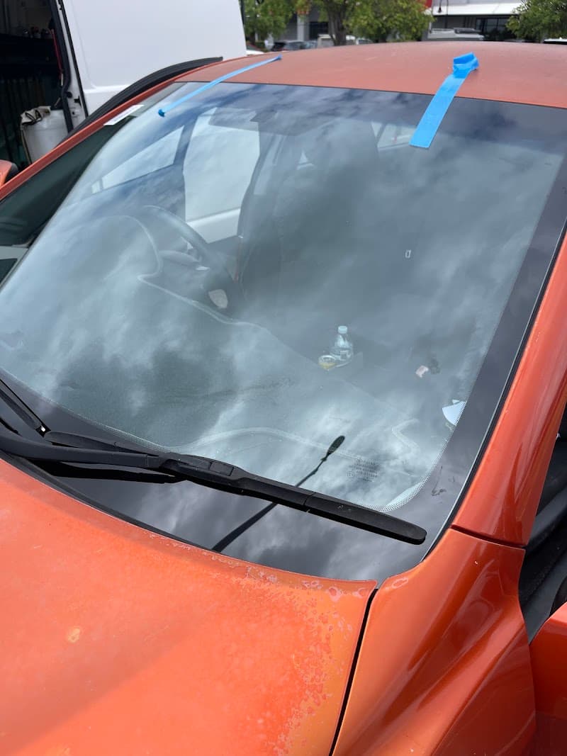 Service 8 Auto Glass glass & glazier work in Townsville City