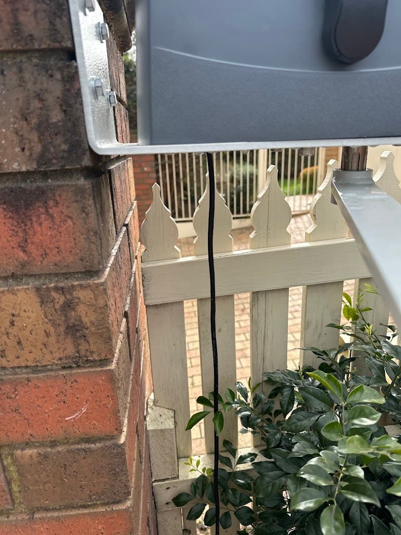 SGG DOOR SERVICES garage doors work in Dandenong North