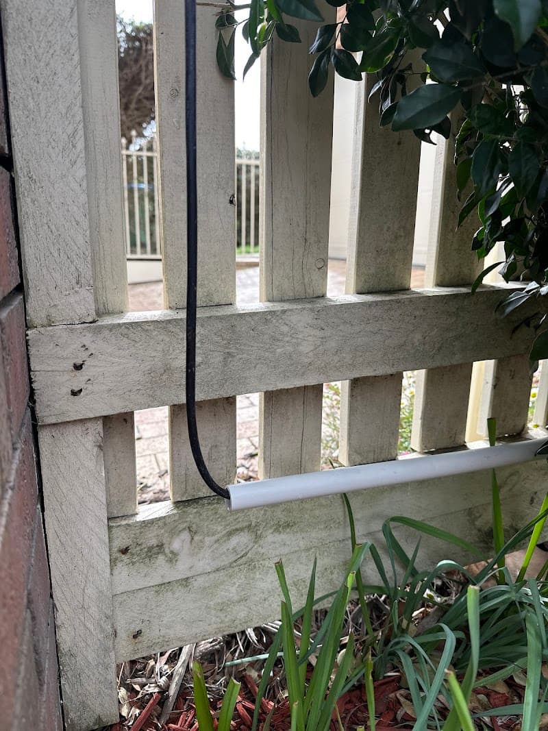 SGG DOOR SERVICES garage doors work in Dandenong North