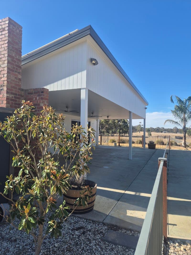 Shane Rayment Painters Decorators painter work in East Bendigo