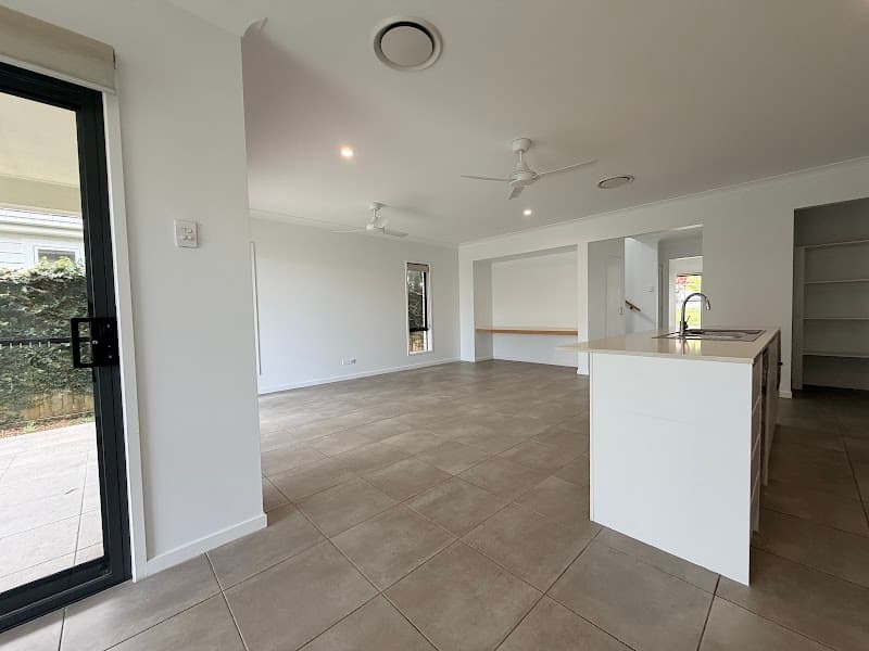 Sheridan Painting Service. painter work in Molendinar