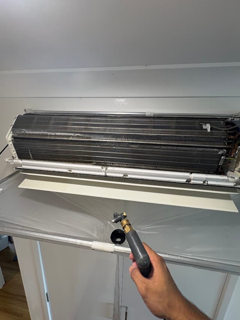 Sidelec Aircon Cleaning Townsville air conditioning work in Gulliver