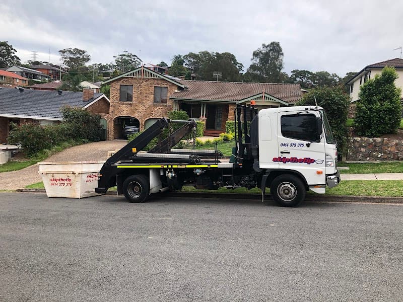 Skip The Tip Newcastle Skip Bins rubbish removal work in Redhead