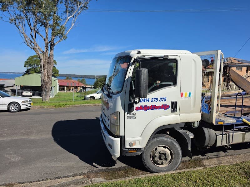 Skip The Tip Newcastle Skip Bins rubbish removal work in Redhead
