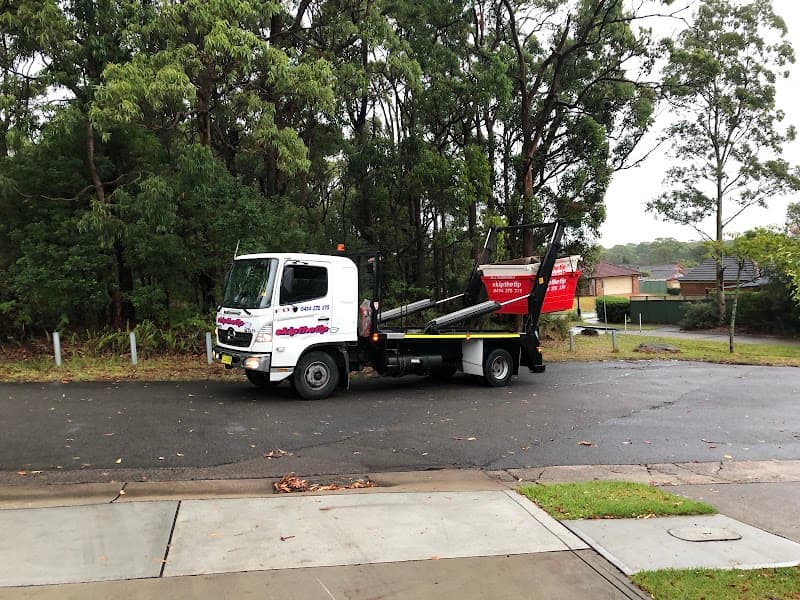 Skip The Tip Newcastle Skip Bins rubbish removal work in Redhead