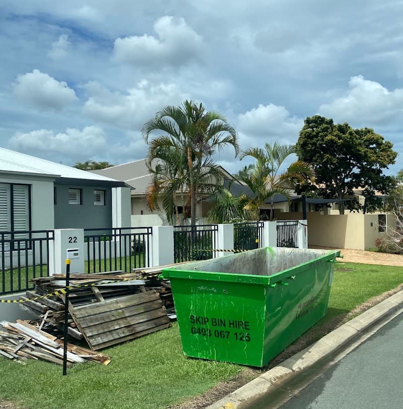 Skips 4 U rubbish removal work in Surfers Paradise