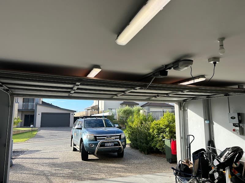 Slide & Glide - Garage Door Supplier and Repair Southern subrubs Perth garage doors work in Yangebup