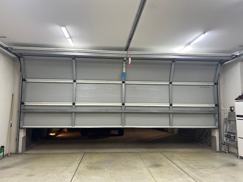 Slide & Glide - Garage Door Supplier and Repair Southern subrubs Perth garage doors work in Yangebup