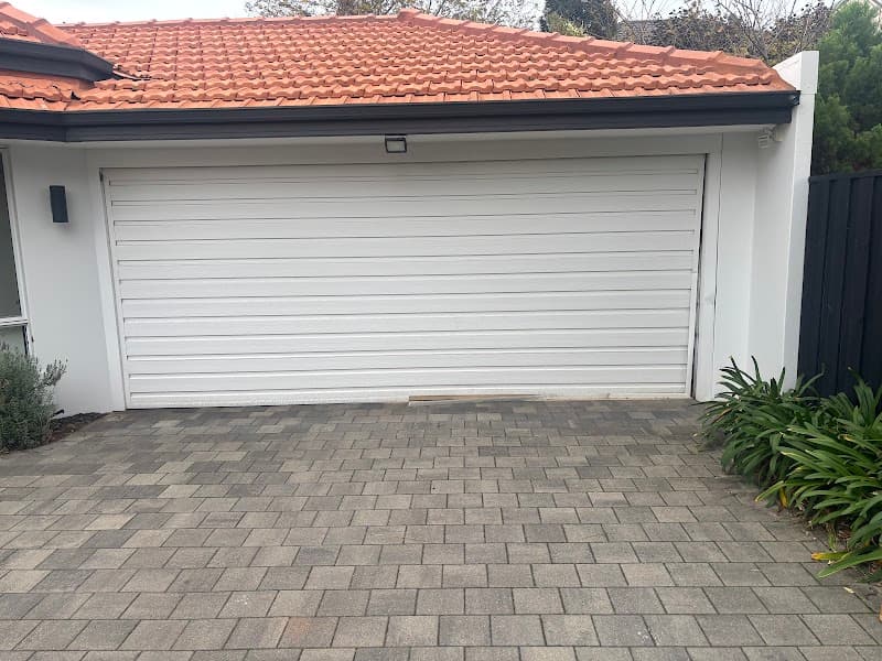 Slide & Glide - Garage Door Supplier and Repair Southern subrubs Perth garage doors work in Yangebup