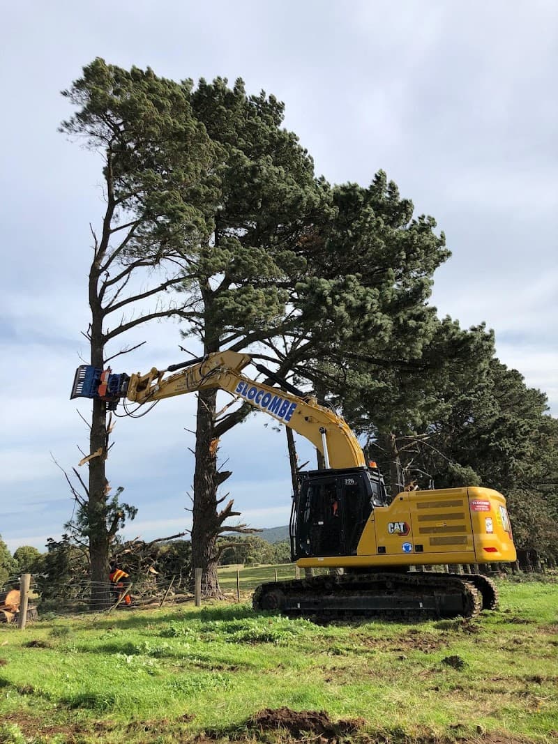 Slocombe Excavations demolition work in Tyabb