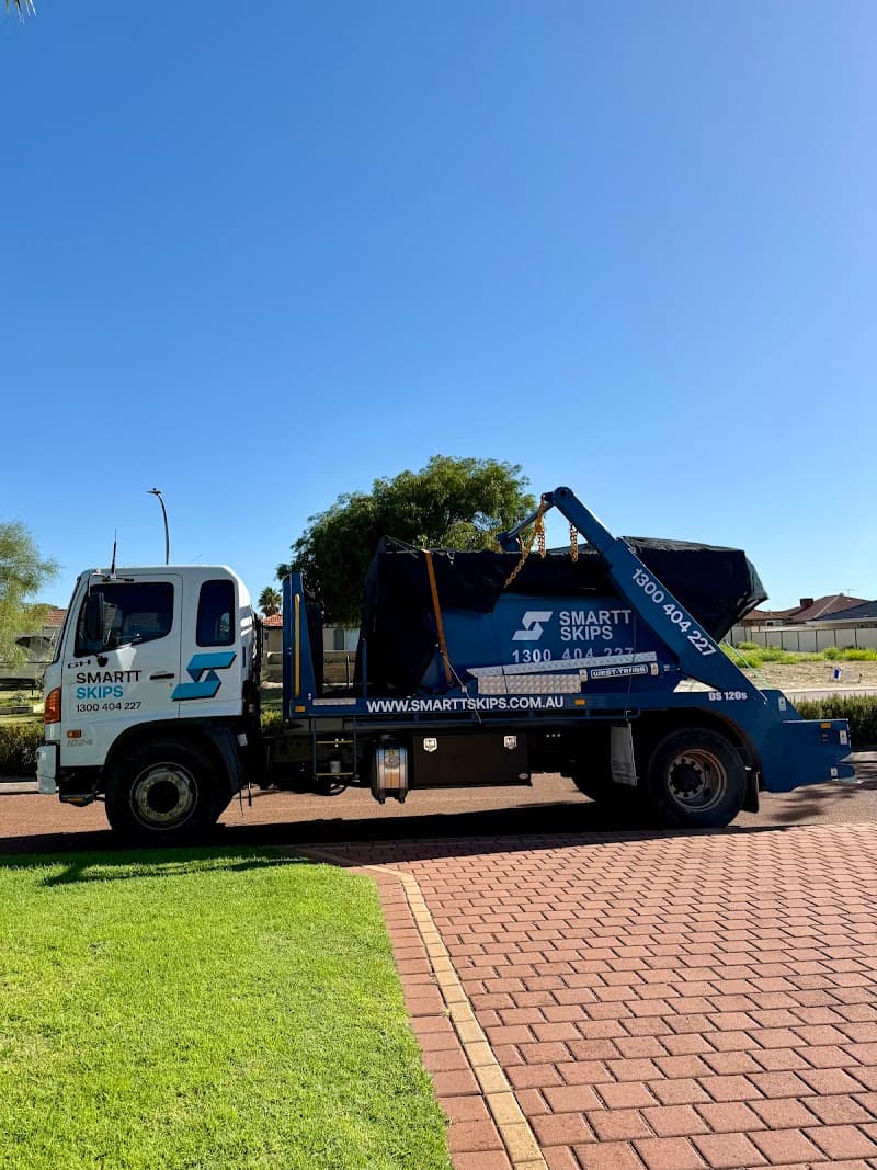 Smartt Skips rubbish removal work in Port Kennedy