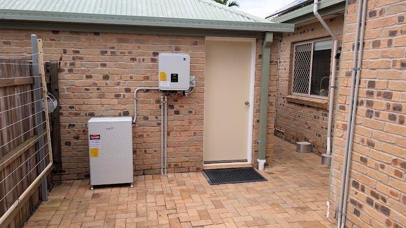 Solar Masters - Solar Panels Brisbane solar panel installation work in Milton