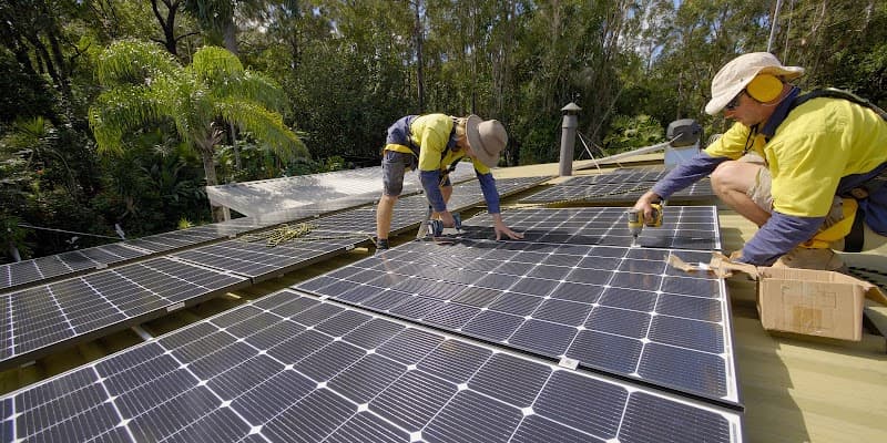 SolarWide solar panel installation work in Warana