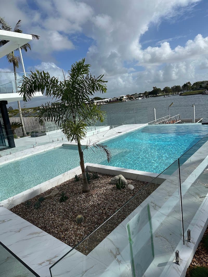 Solution Pools pool builder work in Woombye