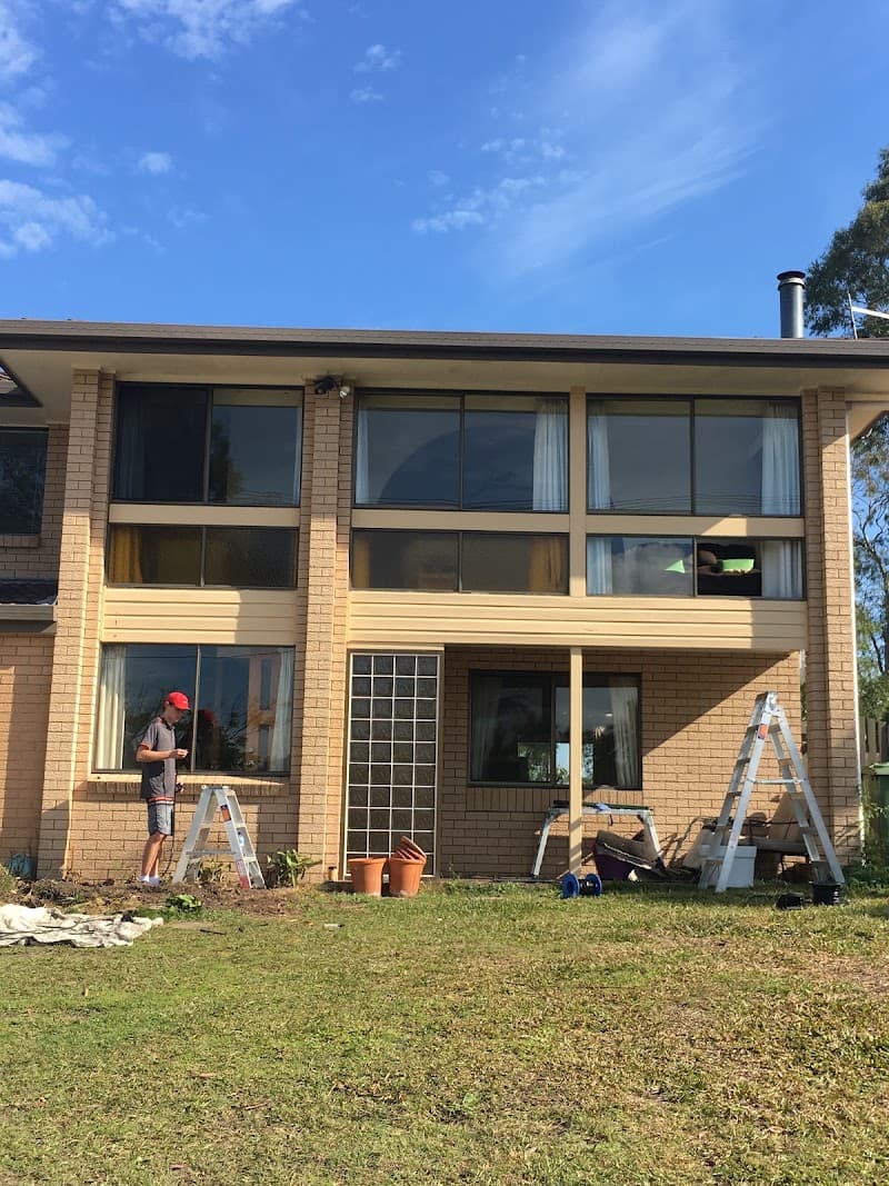 Somerset & Lockyer valley glass glass & glazier work in Mount Hallen