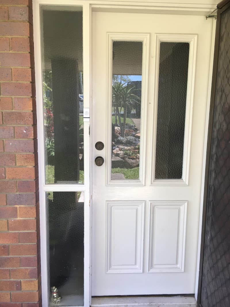 Somerset & Lockyer valley glass glass & glazier work in Mount Hallen