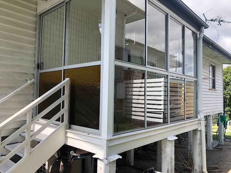 Somerset & Lockyer valley glass glass & glazier work in Mount Hallen