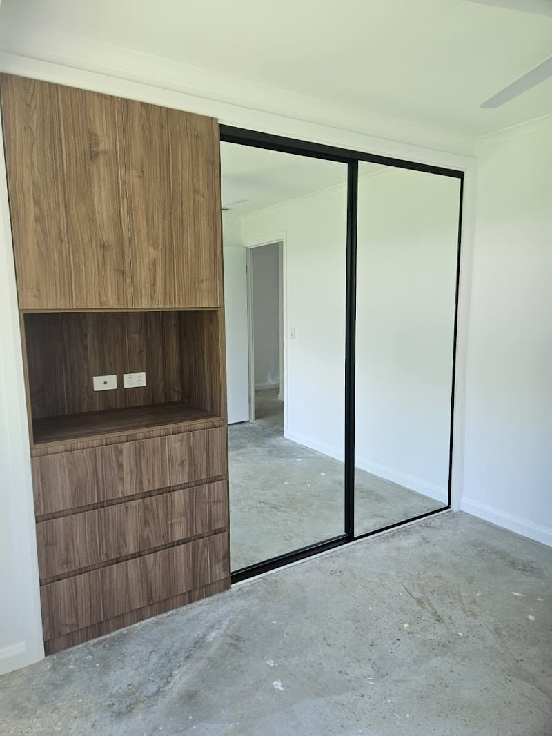 South Coast Glass & Mirrors glass & glazier work in Burleigh Heads