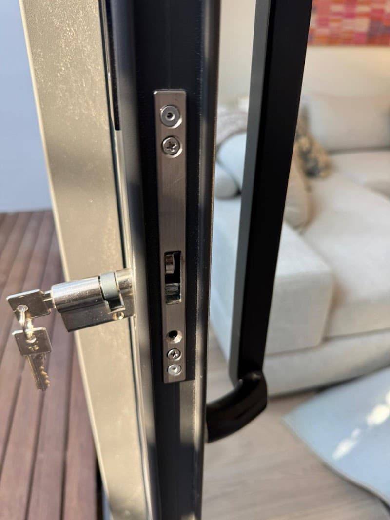 Southern Cross Locksmiths & Auto Keys locksmith work in Melbourne