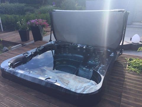 Spa World Launceston pool maintenance work in Kings Meadows