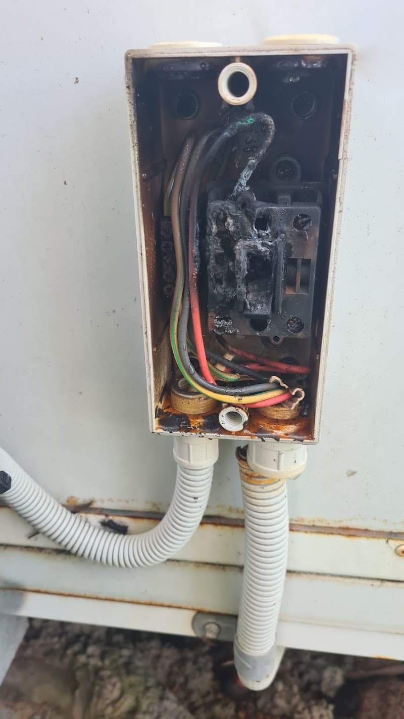 Sparks Fly Electrical Darwin electrician work in Ludmilla