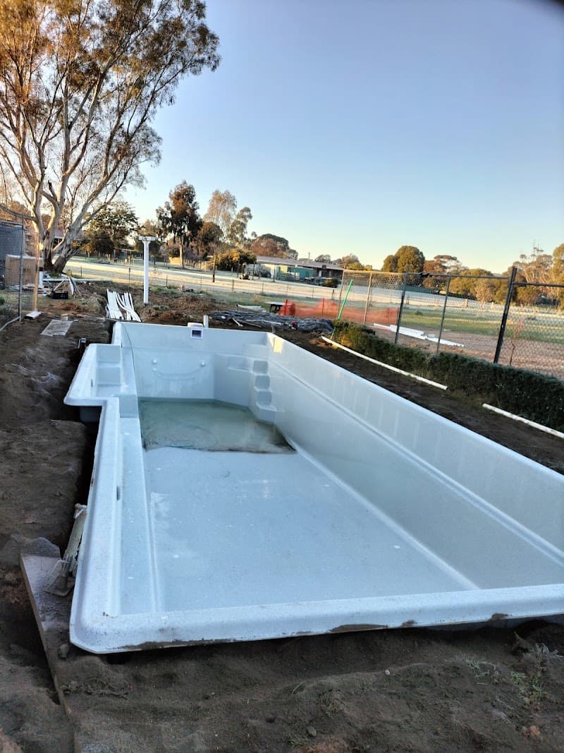 Splashaway pool maintenance work in Castlemaine