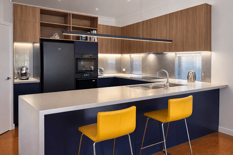 Splashbacks Southwest glass & glazier work in Davenport