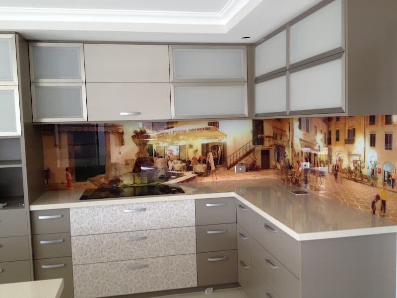 Splashbacks Southwest glass & glazier work in Davenport