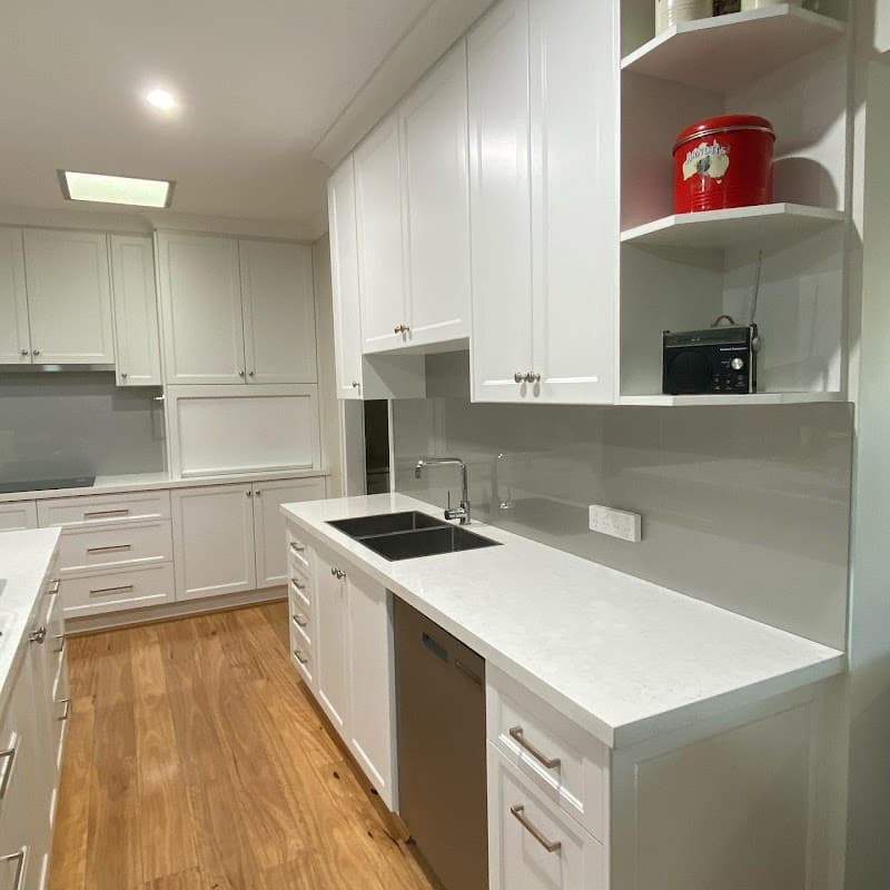 Splashbacks Southwest glass & glazier work in Davenport