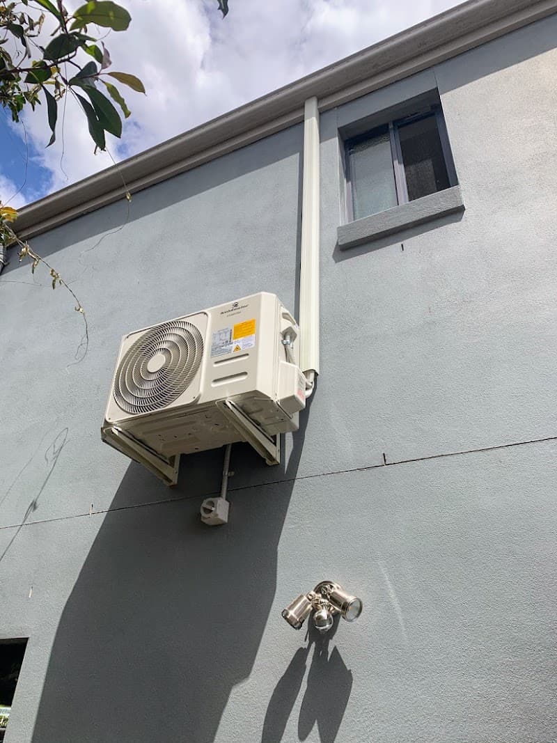 Square Electrical Solutions electrician work in Melbourne