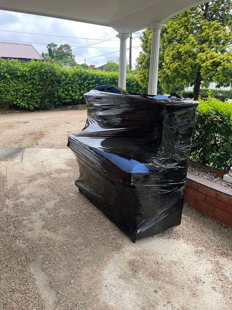 SR Removalist removalist work in Rosehill