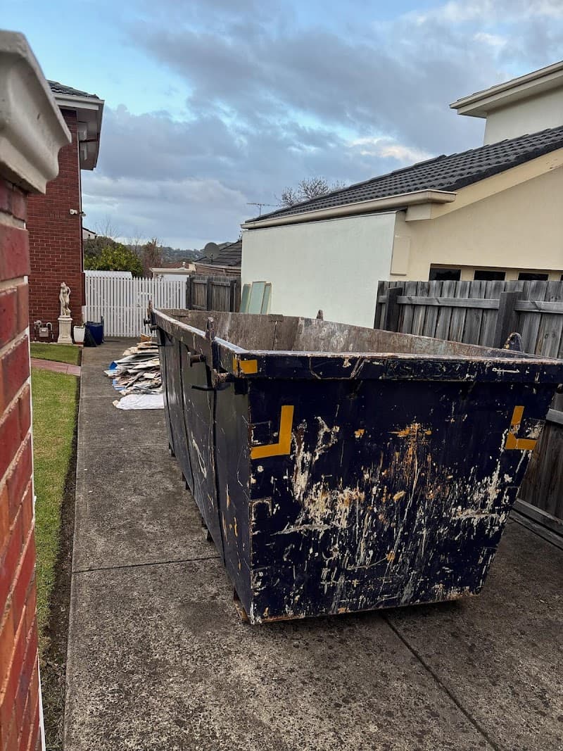 SS Bin Hire Melbourne rubbish removal work in Reservoir