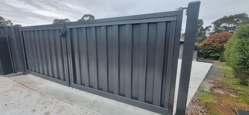 Steel Guard Fences fencing work in Riverside