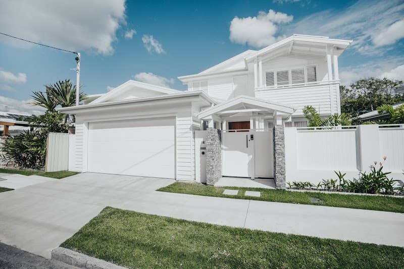 Steel-line Garage Doors - Sunshine Coast garage doors work in Maroochydore