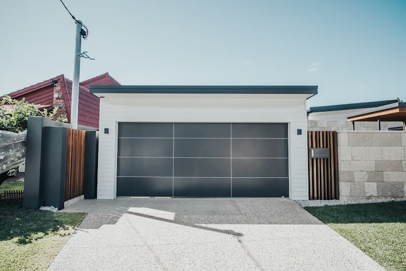 Steel-line Garage Doors - Sunshine Coast garage doors work in Maroochydore