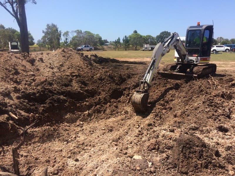 Steve’s Bobcat Excavator & Tipper Hire Hervey Bay demolition work in Takura